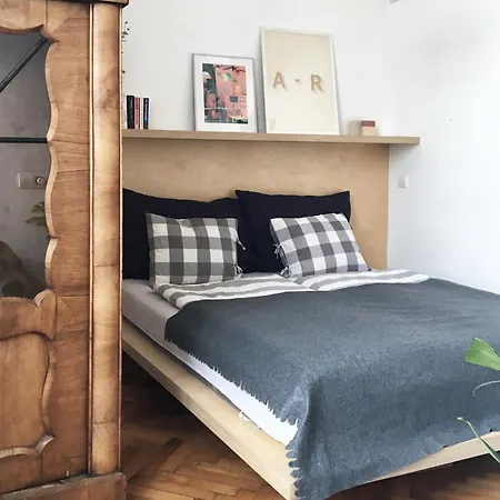 Rooftop View Apartment